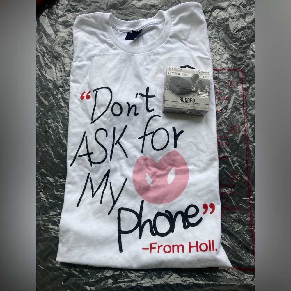 New Graphics Tee XL & New Bluetooth Earbuds Black